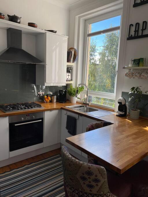 Traditional Apt Close To City Centre & Hampden Glasgow Exterior foto